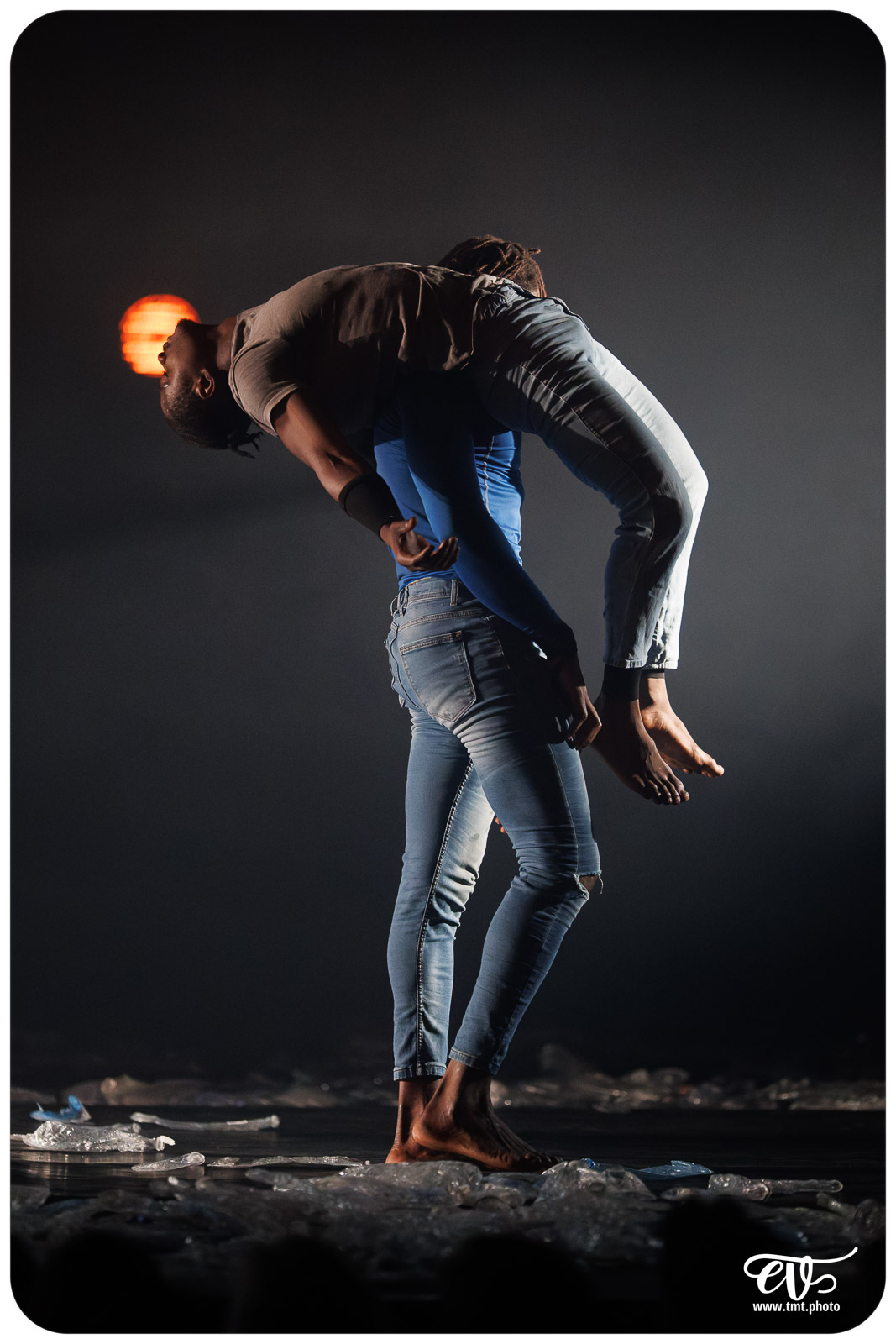 YÉ ! (L'EAU) (CIRCUS BAOBAB)